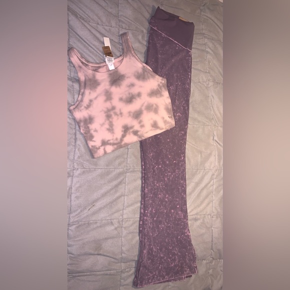 Victoria’s Secret Pink Mid-Rise Foldover Leggings & Cropped Iced Coffee Tie Dye - Picture 4 of 14